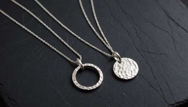 Éclat intemporel des bijoux en argent recyclé