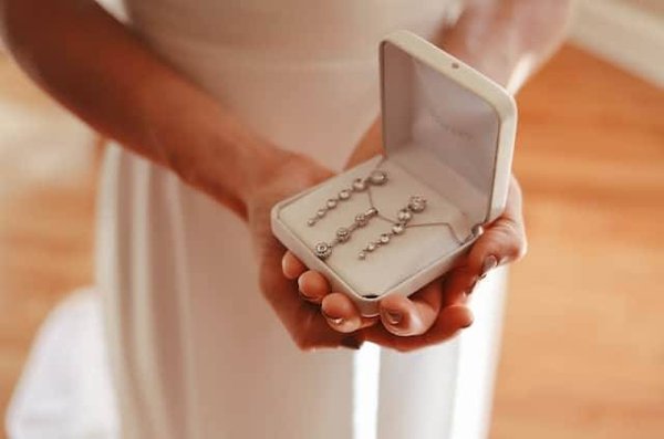 Comment nettoyer et ranger ses bijoux pour les garder en parfait état ?