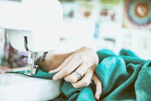 Quelles sont les astuces pour utiliser une machine à coudre ?